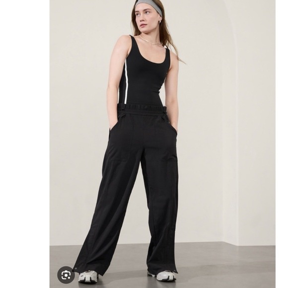 Athleta Trekkie High RiseParachute Pant Size 4 Black Paper ag Waist Side Button - Picture 1 of 9